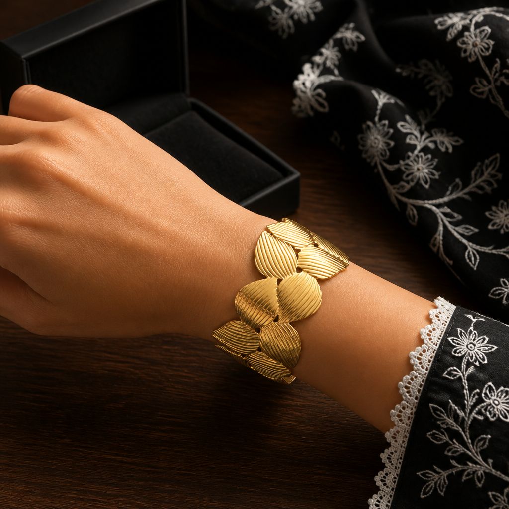 Elegant Leaf-Inspired Gold Bracelet