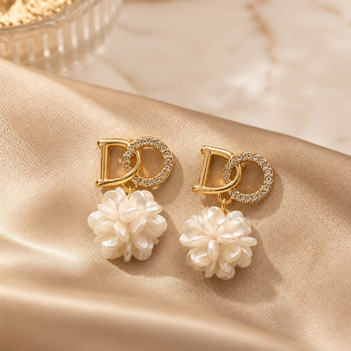 Elegant Floral Crystal Drop Earrings.